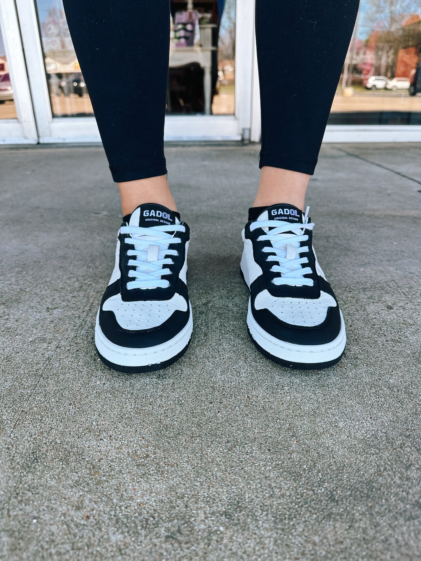 Style 1 Sneaker Gadol By Vintage Havana