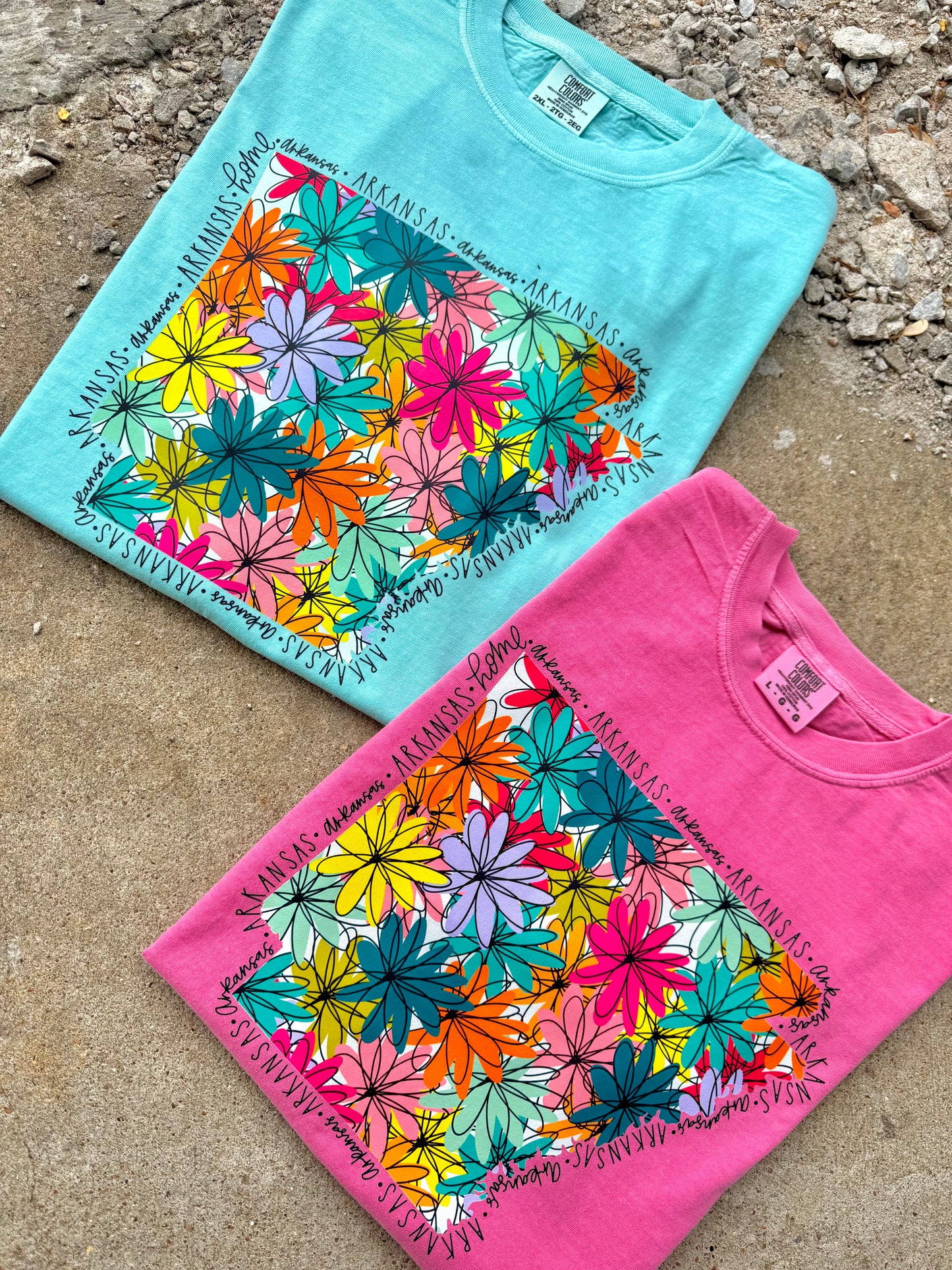ARKANSAS FLOWER PATCH TEE | CRUNCHBERRY & CHALKY MINT