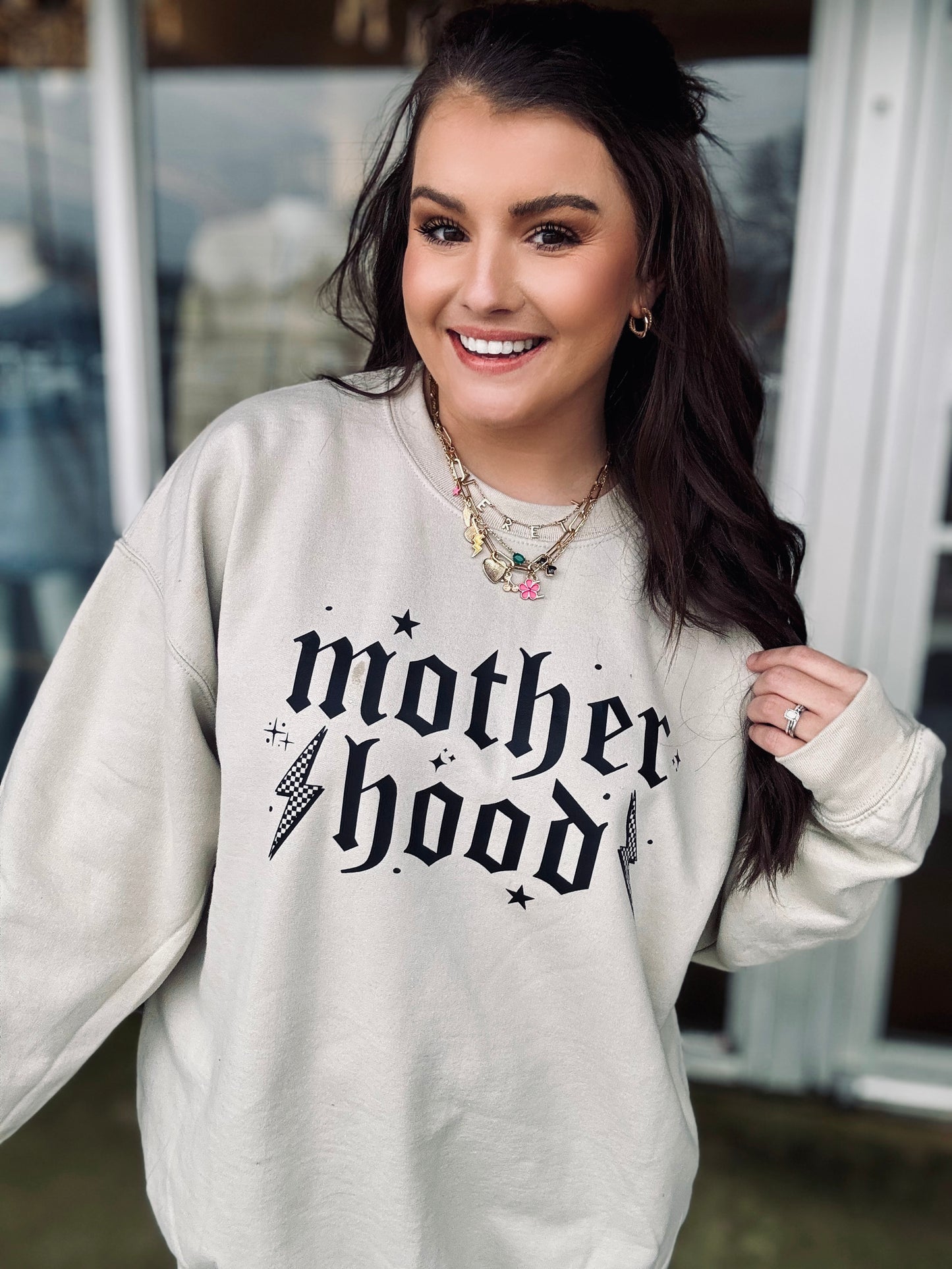 MOTHER HOOD GRAPHIC CREWNECK