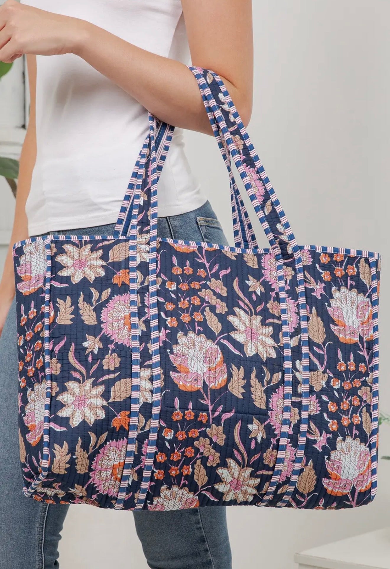 MIDNIGHT GARDEN REVERSIBLE QUILTED TOTE BAG
