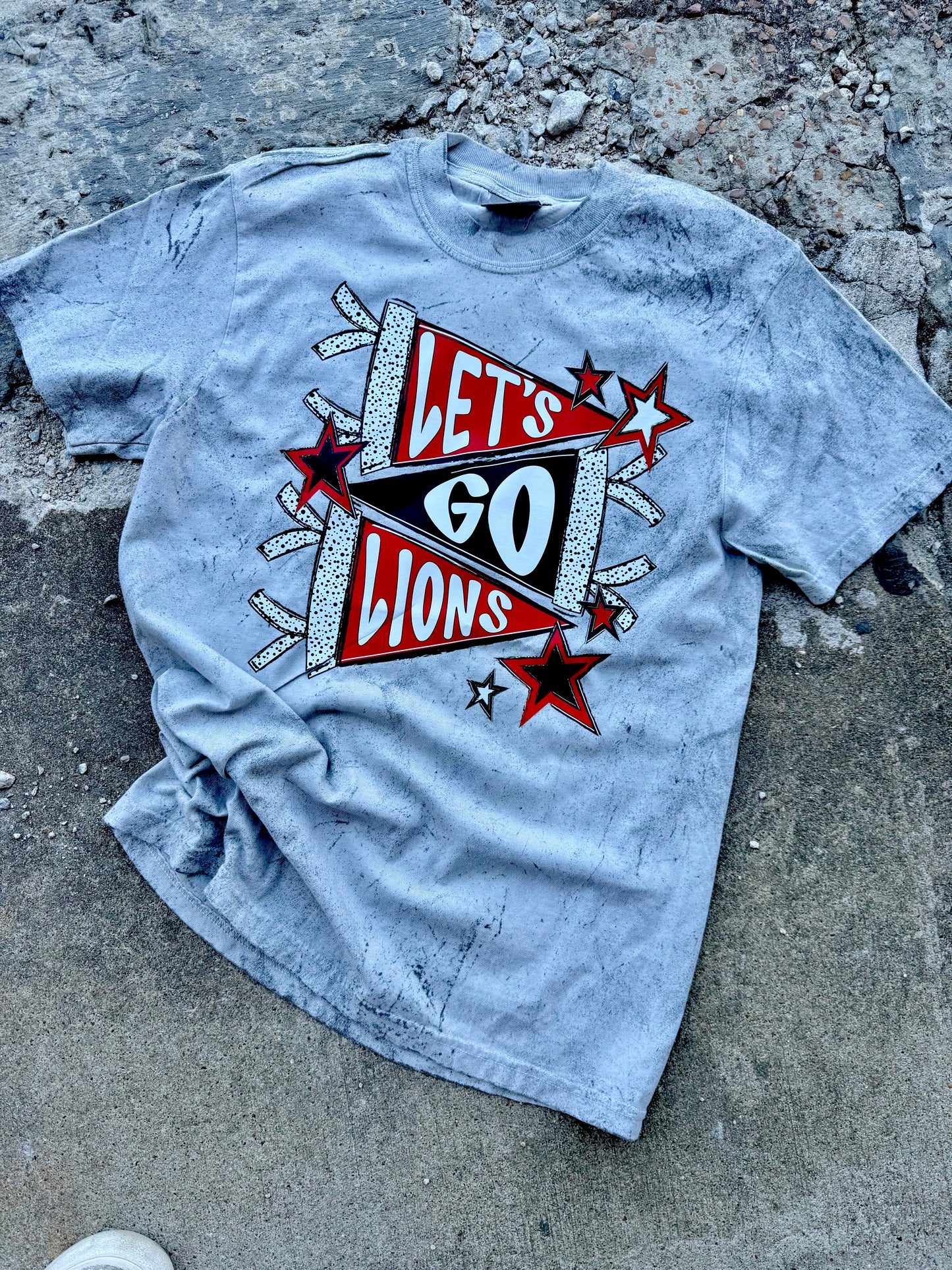 LETS GO LIONS GRAPHIC TEE