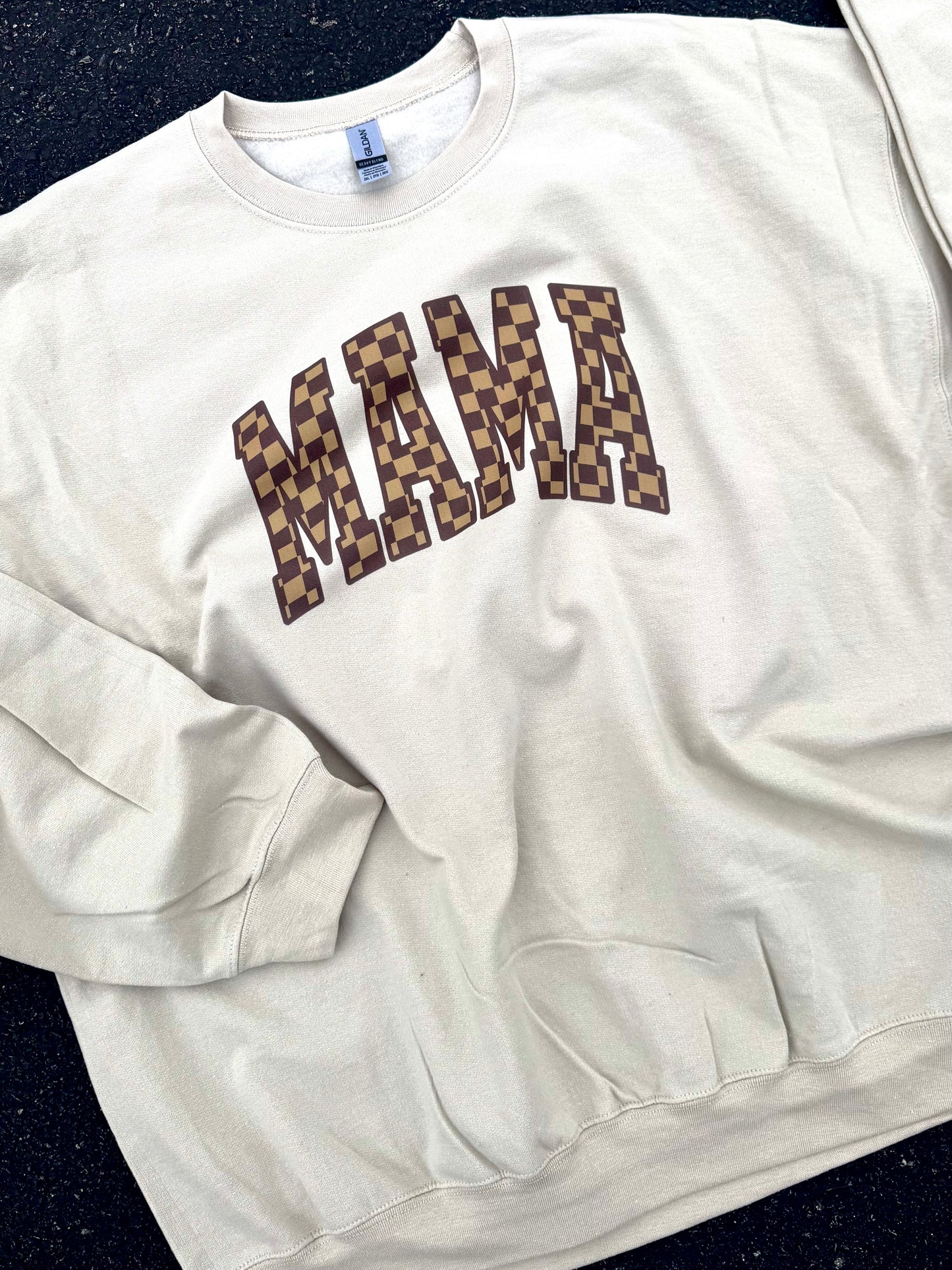 NEUTRAL CHECKERED MAMA CREWNECK | SAND