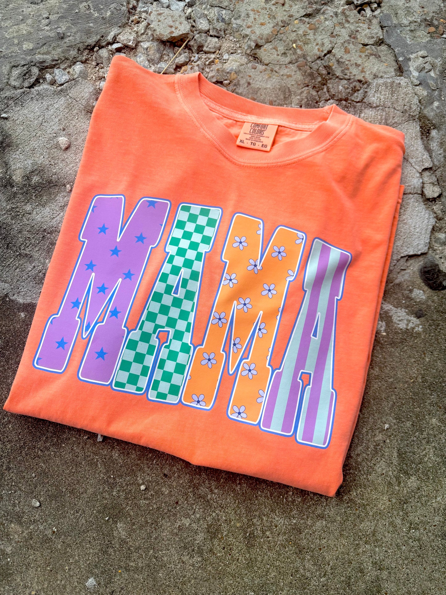 BOLD & BRIGHT MAMA GRAPHIC TEE