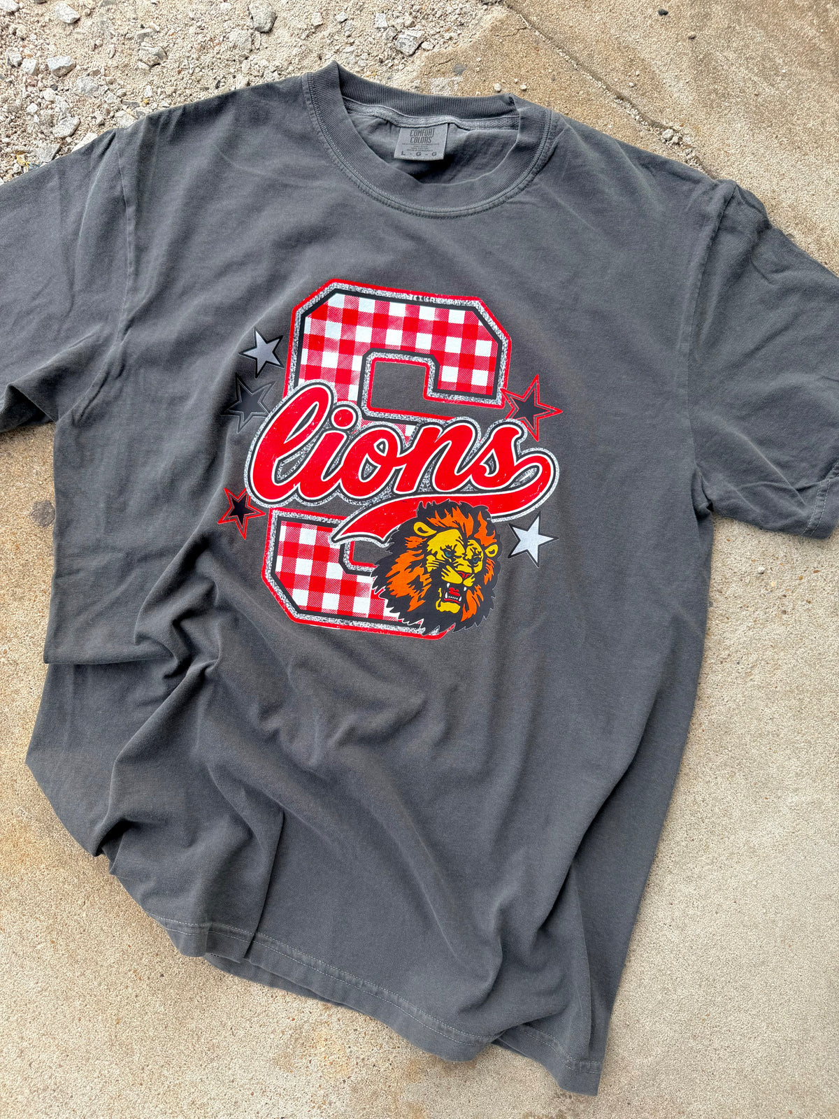 SEARCY LIONS GINGHAM MASCOT TEE