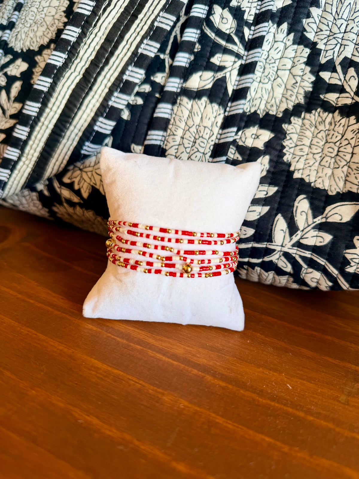 6 STACK BEADED GAMEDAY RED, WHITE, GLOD BRACELET