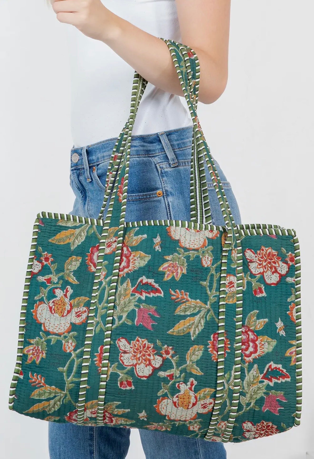 EVERGREEN GARDEN REVERSIBLE QUILTED TOTE BAG