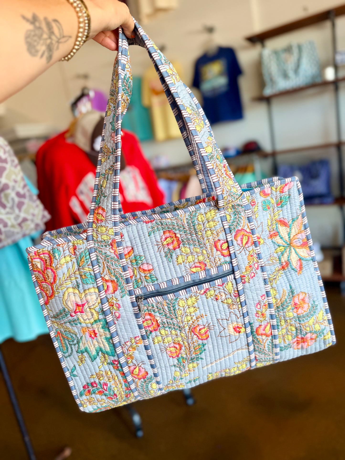 HYDRANGEA LANE QUITED TOTE | DUSTY BLUE