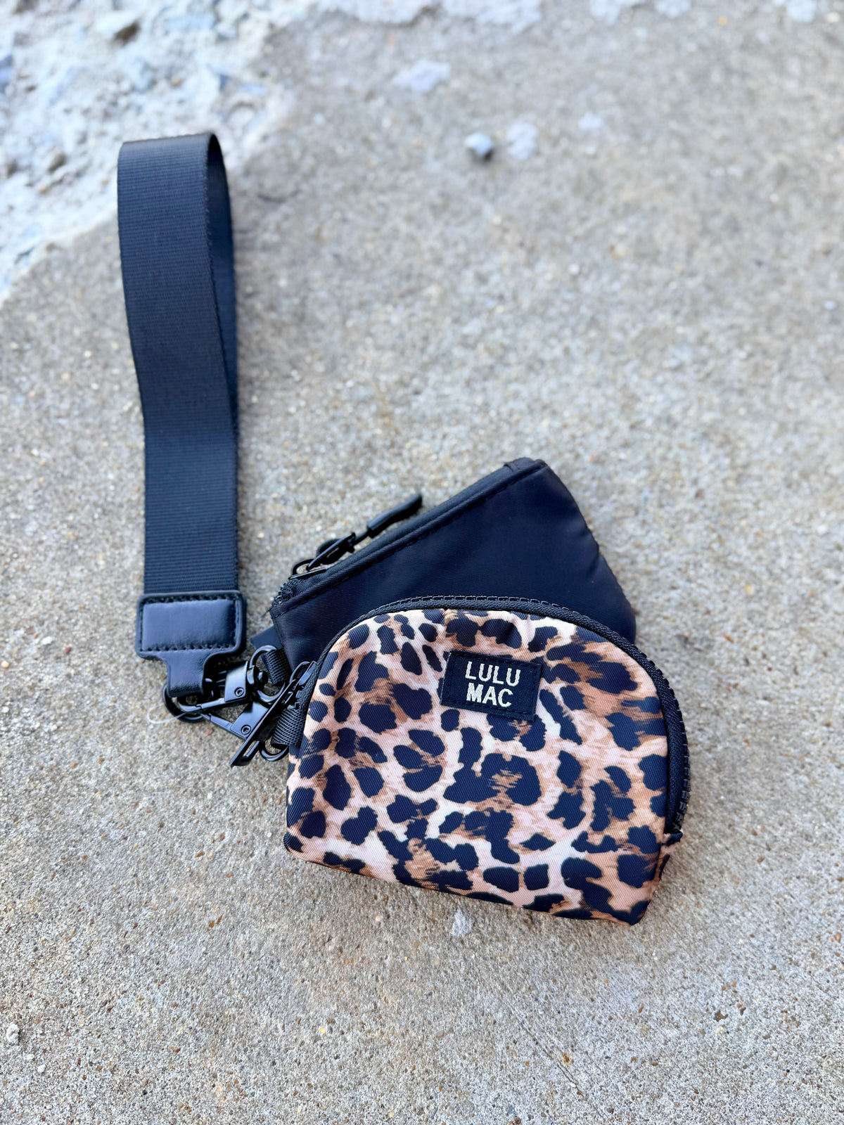 BLACK/ LEOPARD LULU MAC DOUBLE POUCH WRISTLETS