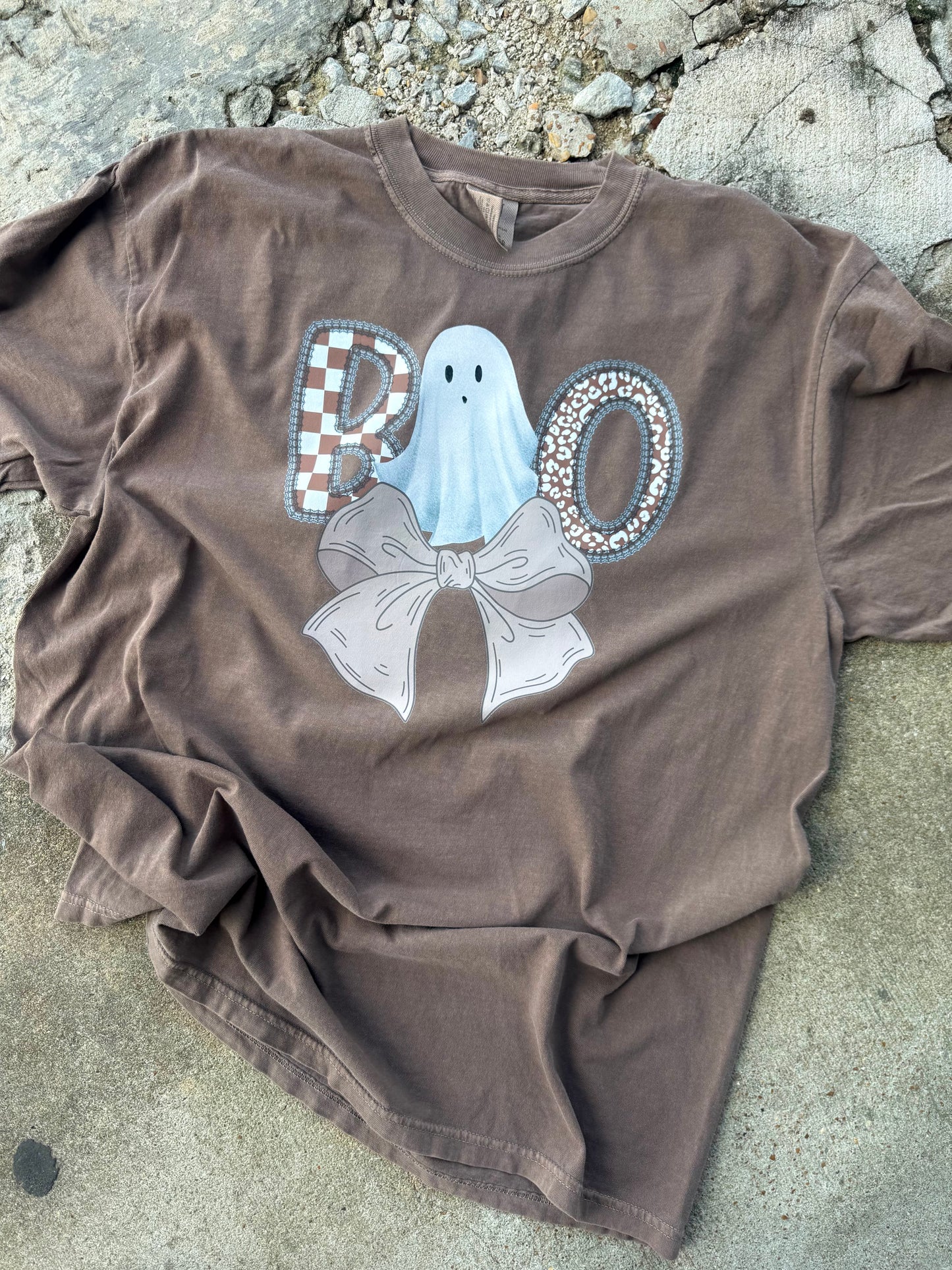 NEUTRAL BOO GRAPHIC TEE