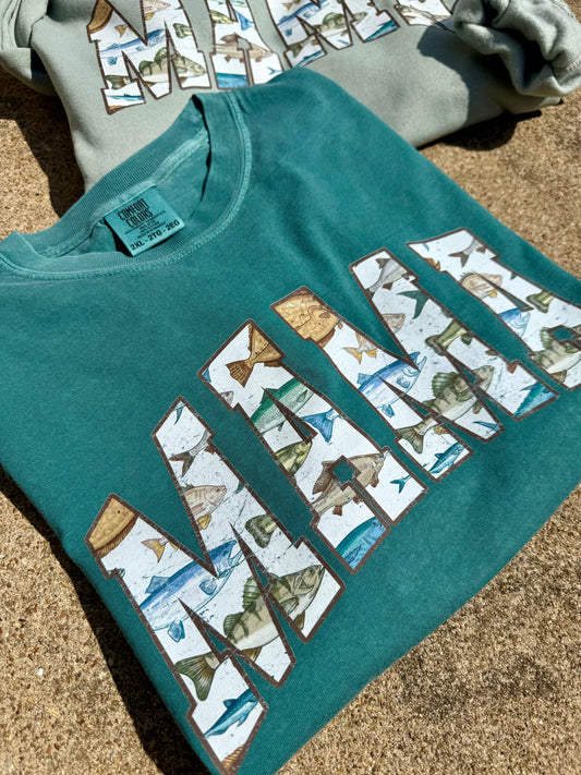 FISHING MAMA GRAPHIC TEE