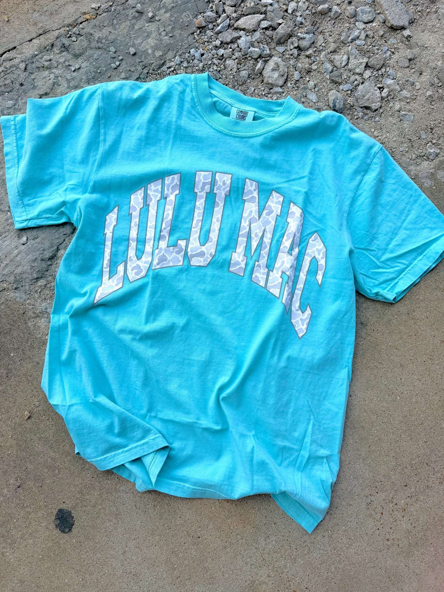 CAMO CHALKY MINT LULU MAC GRAPHIC TEE