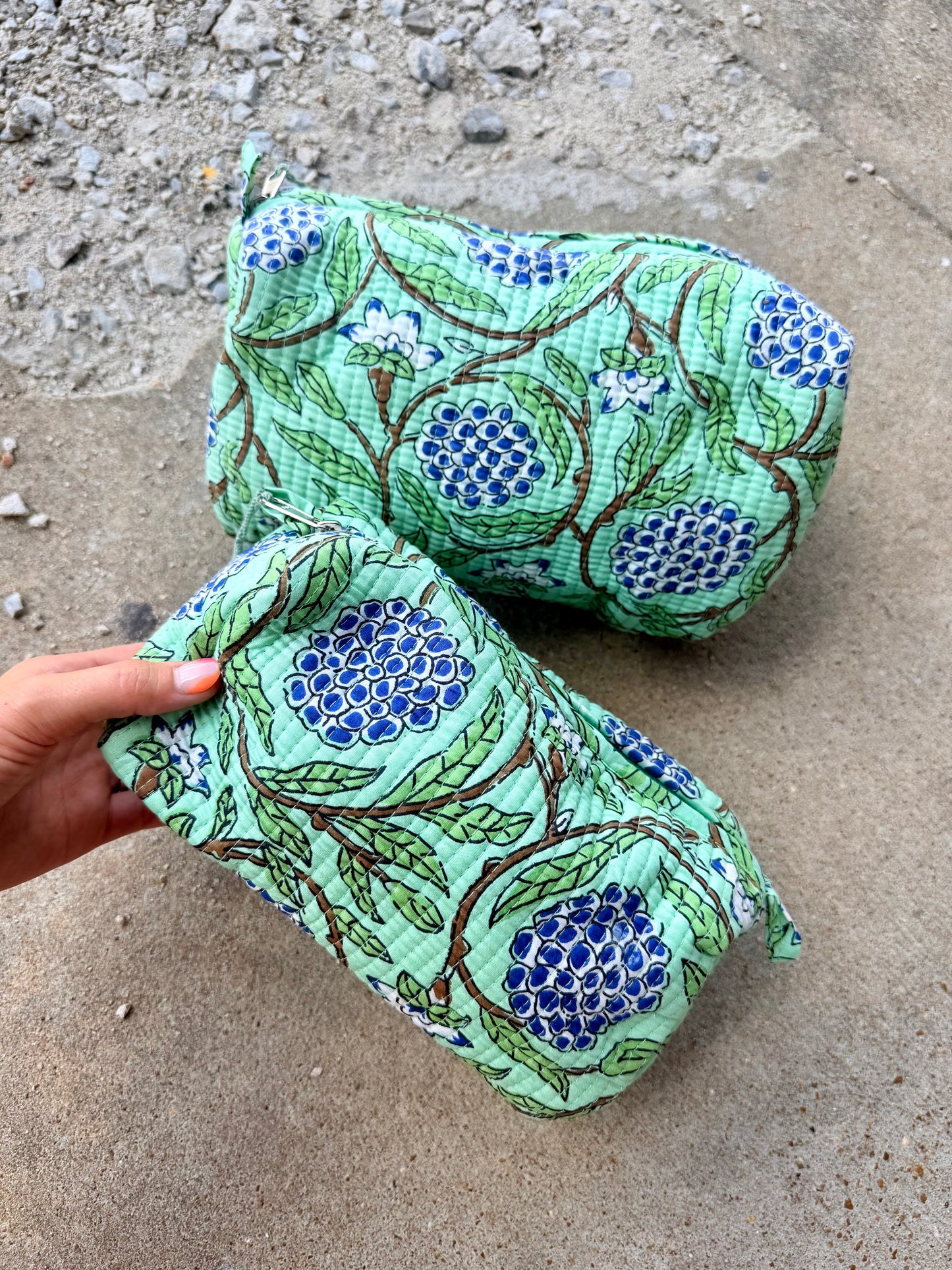 MINT MEADOWS QUILTED POUCH | GREEN