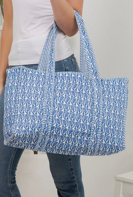 COASTAL BREEZE REVERSIBLE QUILTED TOTE BAG