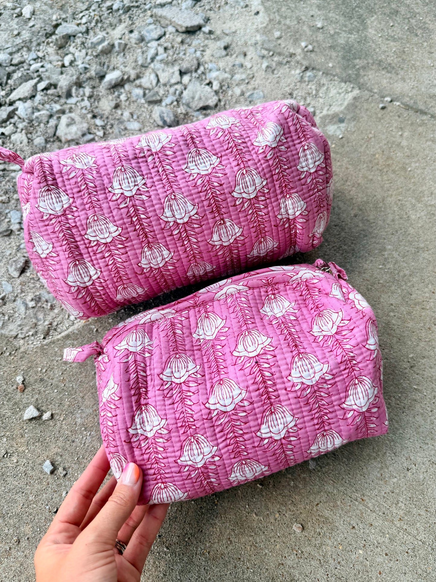 PEONY KISS QUILTED POUCH | PINK