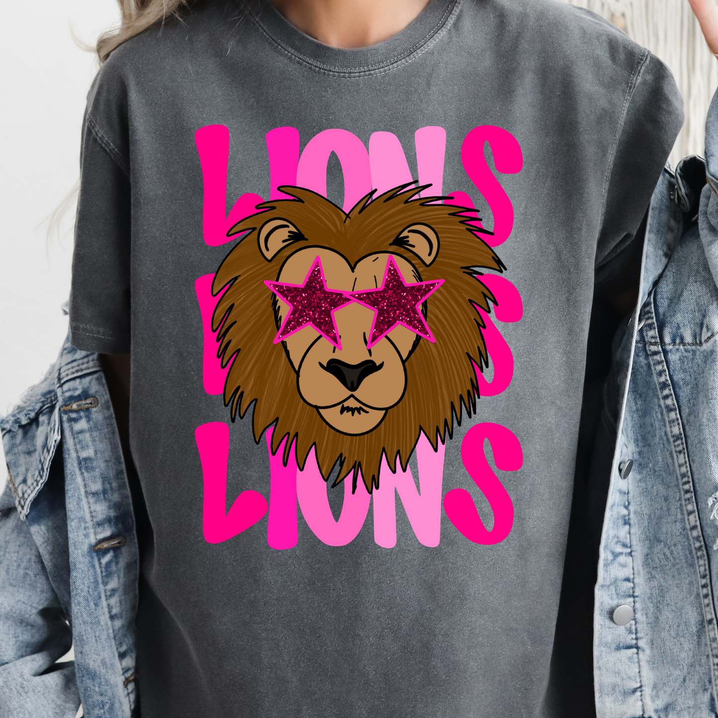 PINK STAR EYED LIONS MASCOT GRAPHIC TEE