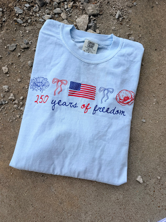 250 YEARS OF FREEDOM TEE | CHAMBRAY