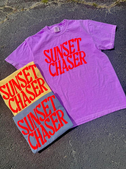 SUNSET CHASER TEE | NEON VIOLET
