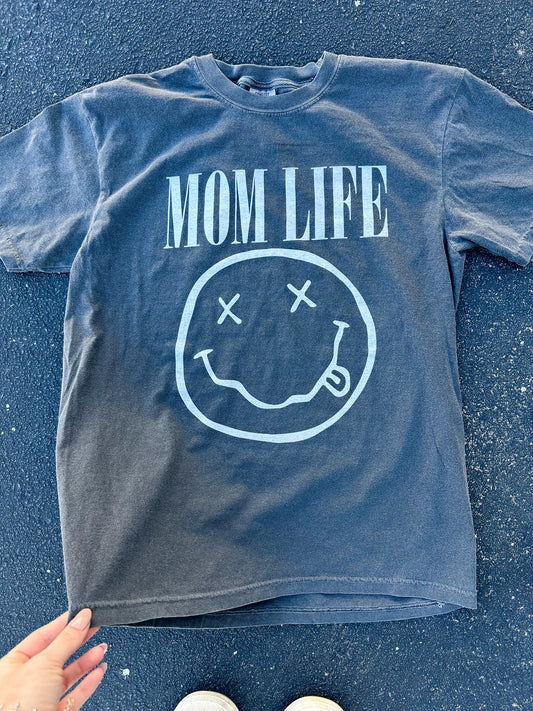 Mom Life Tee | COMFORT COLORS
