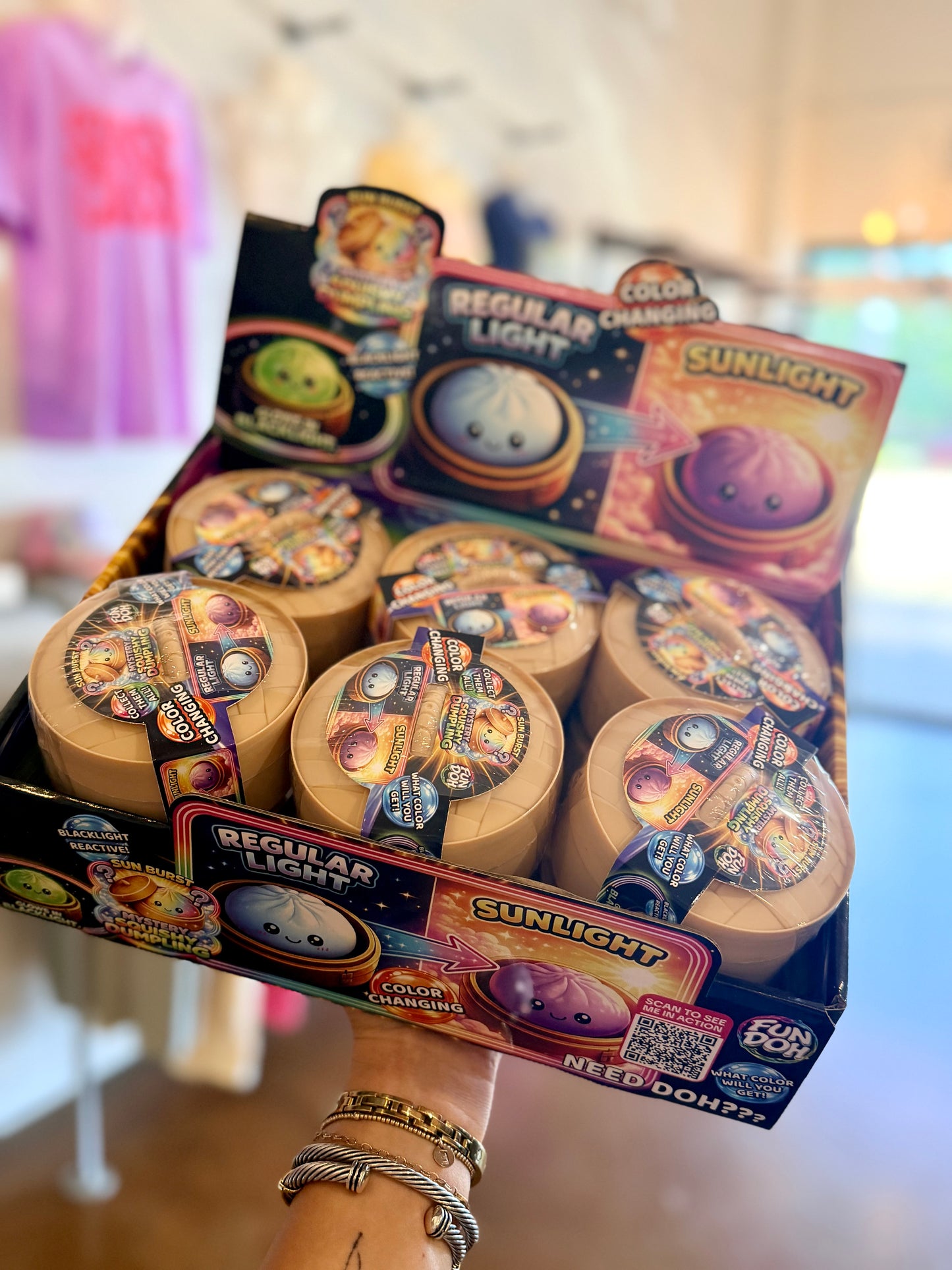 Fun Doh Color Changing Dumpling Squishy Toy