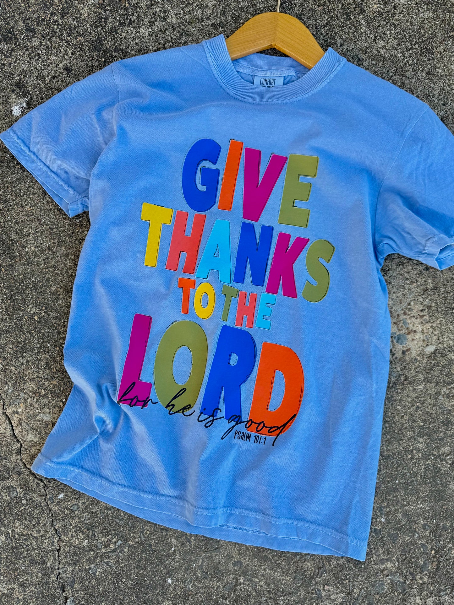 GIVE THANKS TO THE LORD GRAPHIC TEE