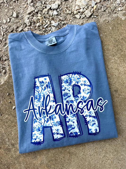 SOUTHERN BLOOM ARKANSAS TEE | BLUE JEAN
