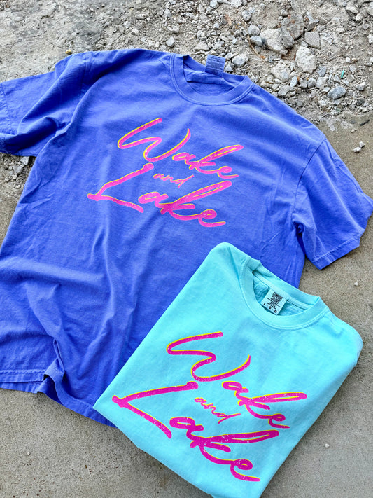 WAKE AND LAKE GRAPHIC TEE | FLO BLUE & CHAKLY MINT