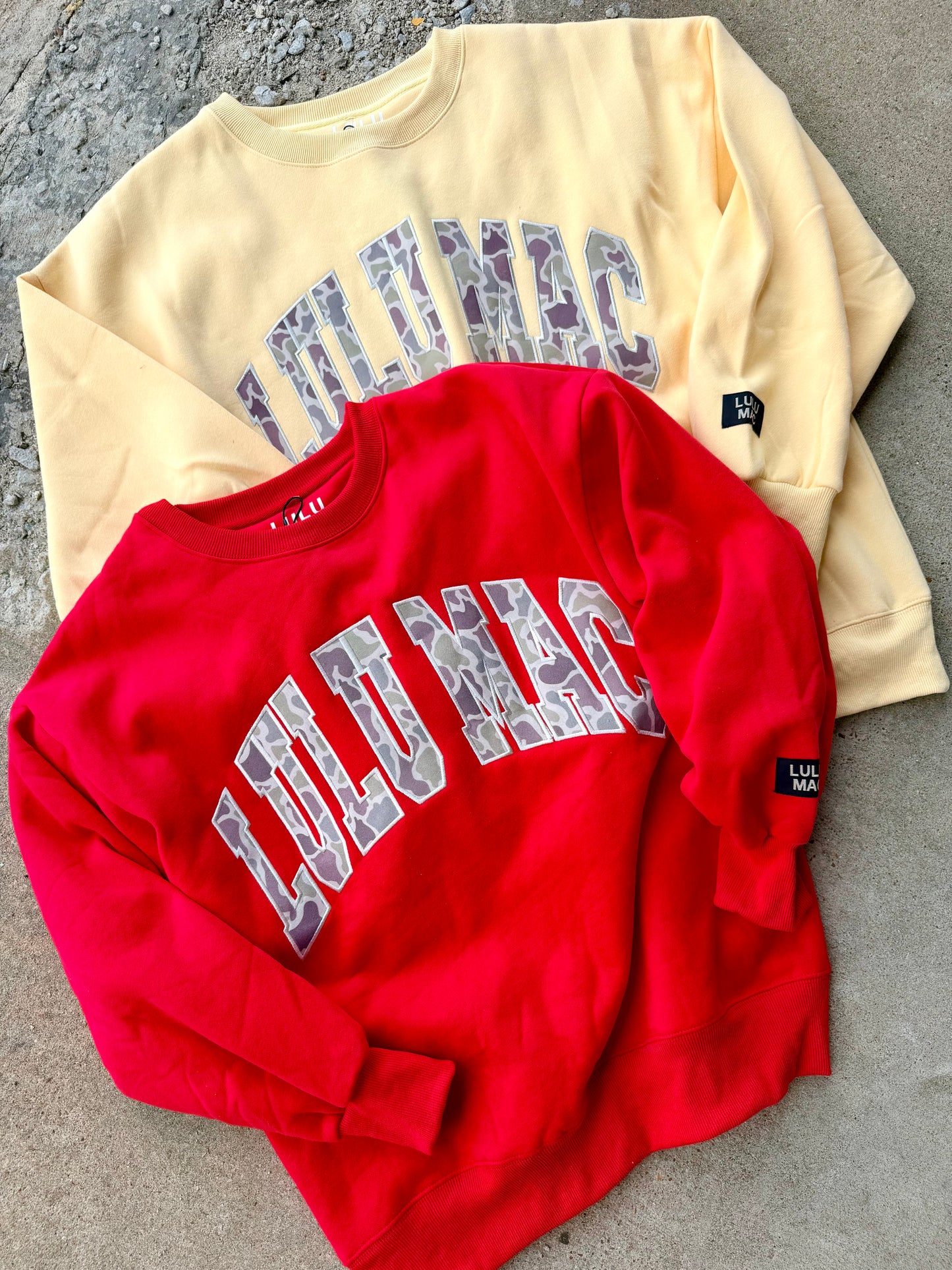 CAMO BUTTER LULU MAC CREWNECK