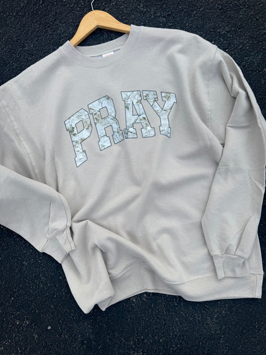 CAMO PRAY CREWNECK