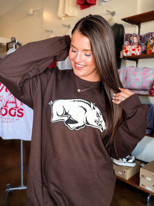 BROWN RUNNING HOG CREWNECK