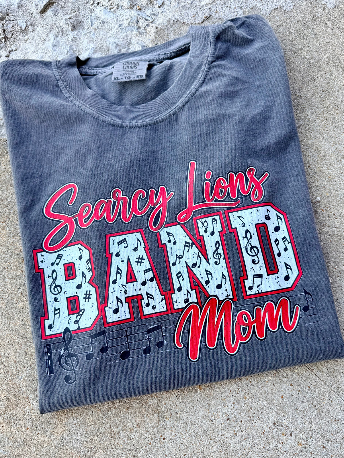 SEARCY LIONS BAND MOM GRAPHIC TEE