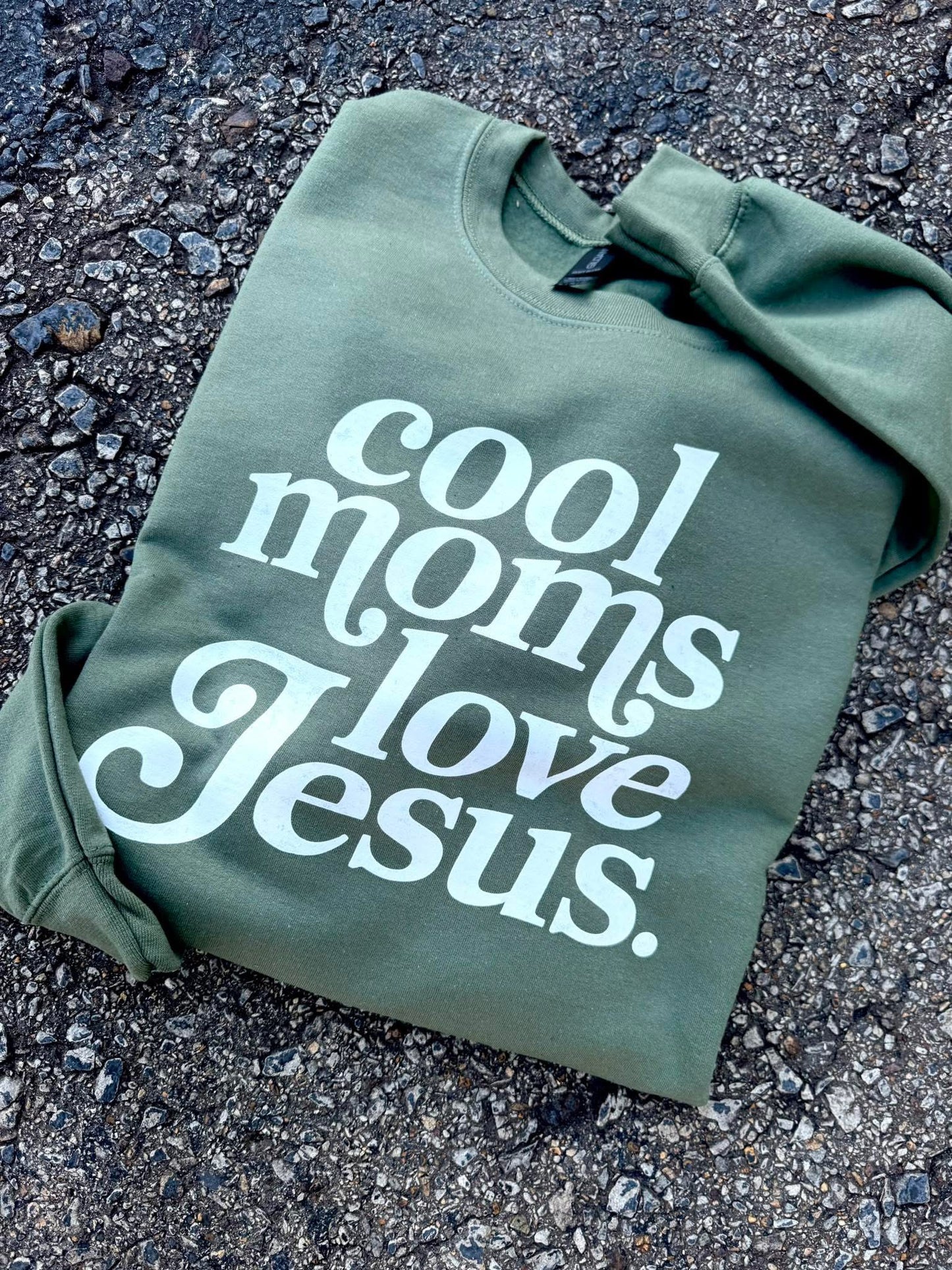 COOL MOMS LOVE JESUS CREWNECK